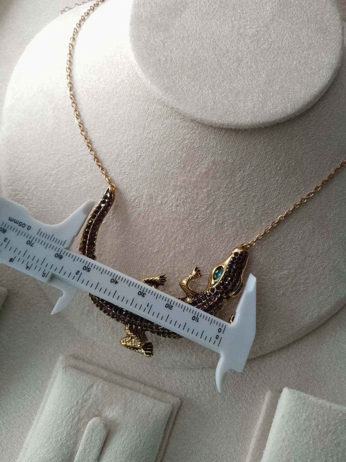 Golden crocodile bohemian necklace with green eyes – photo 3